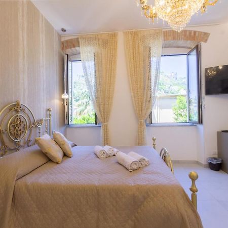 Villa Valverde Apartments E B&B Taormina Bagian luar foto
