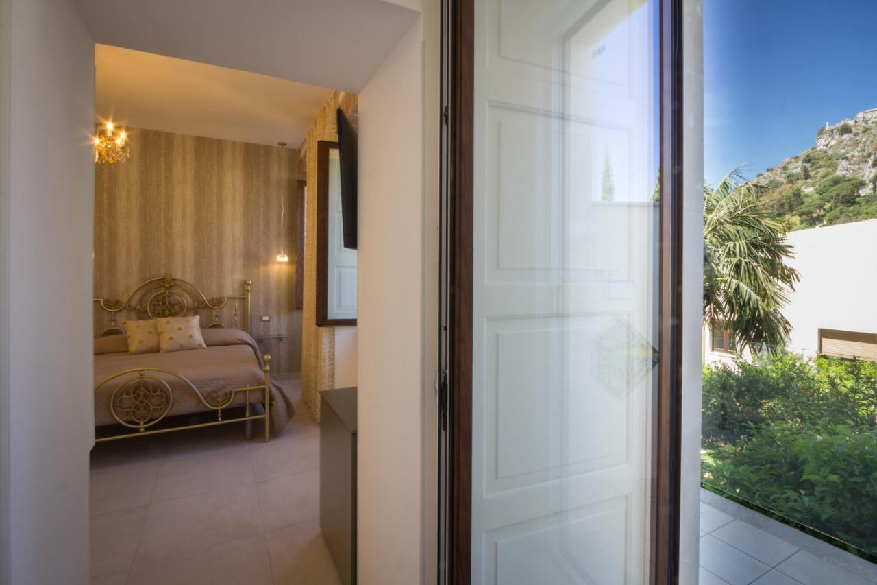 Villa Valverde Apartments E B&B Taormina Bagian luar foto