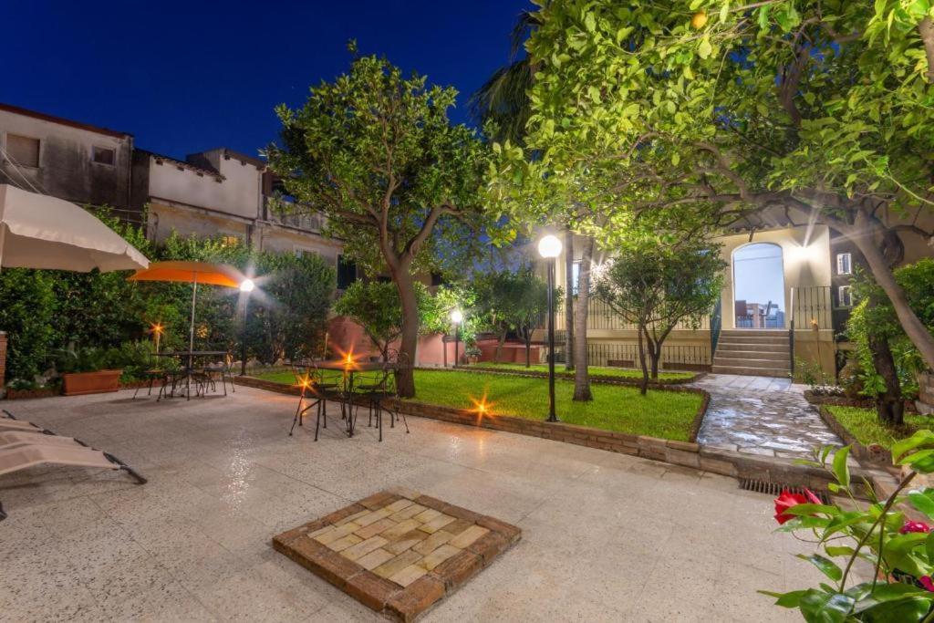Villa Valverde Apartments E B&B Taormina Bagian luar foto